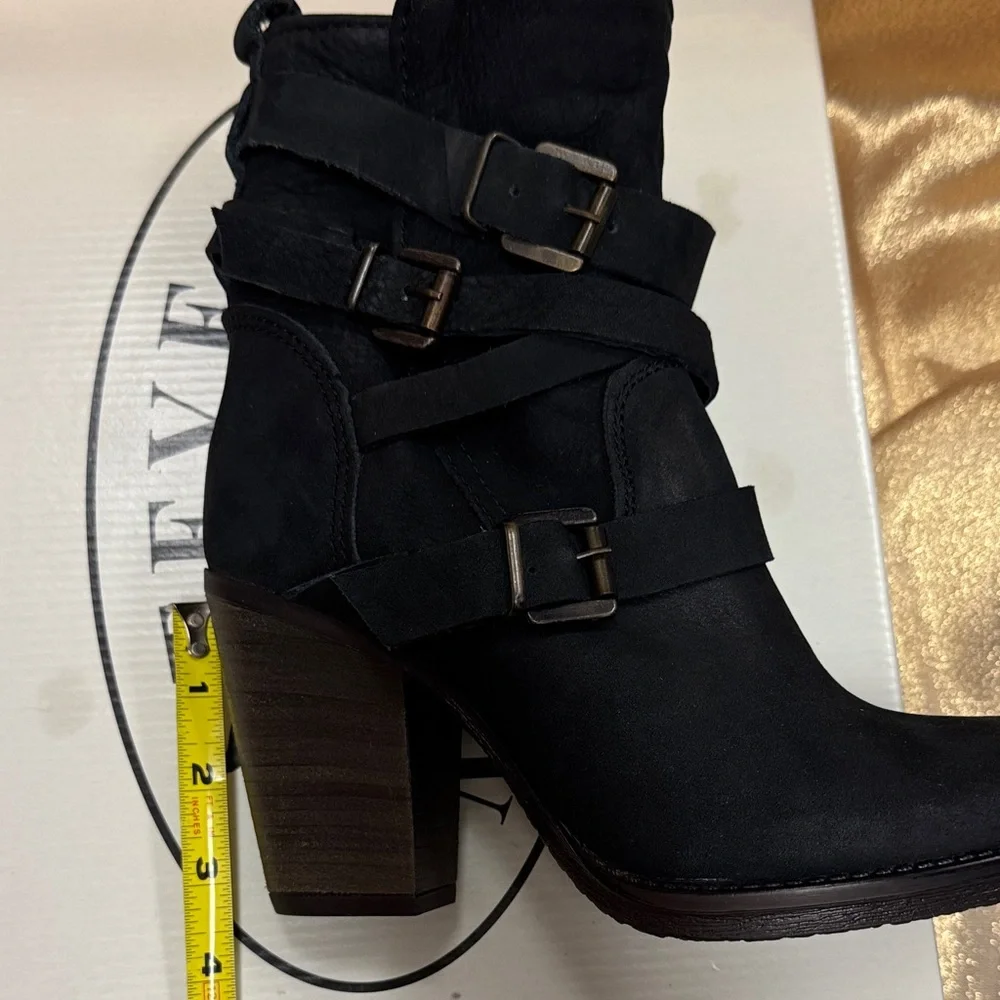 Steve Madden new box